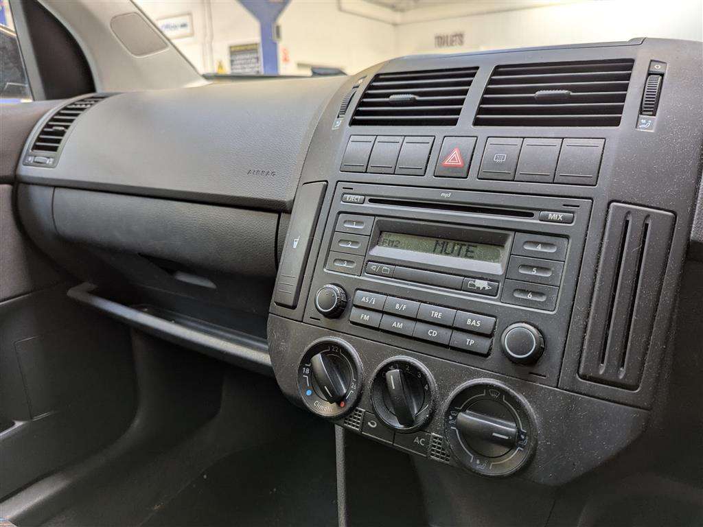 <p>2006 VOLKSWAGEN POLO S 64</p>