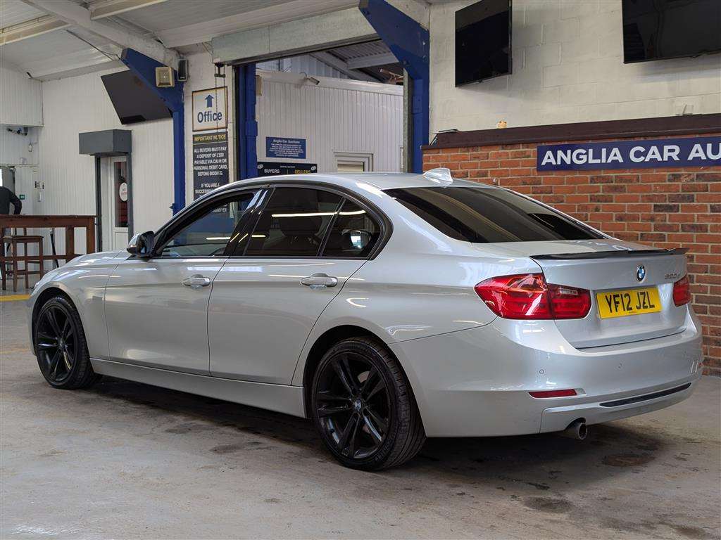 <p>2012 BMW 320D SPORT</p>