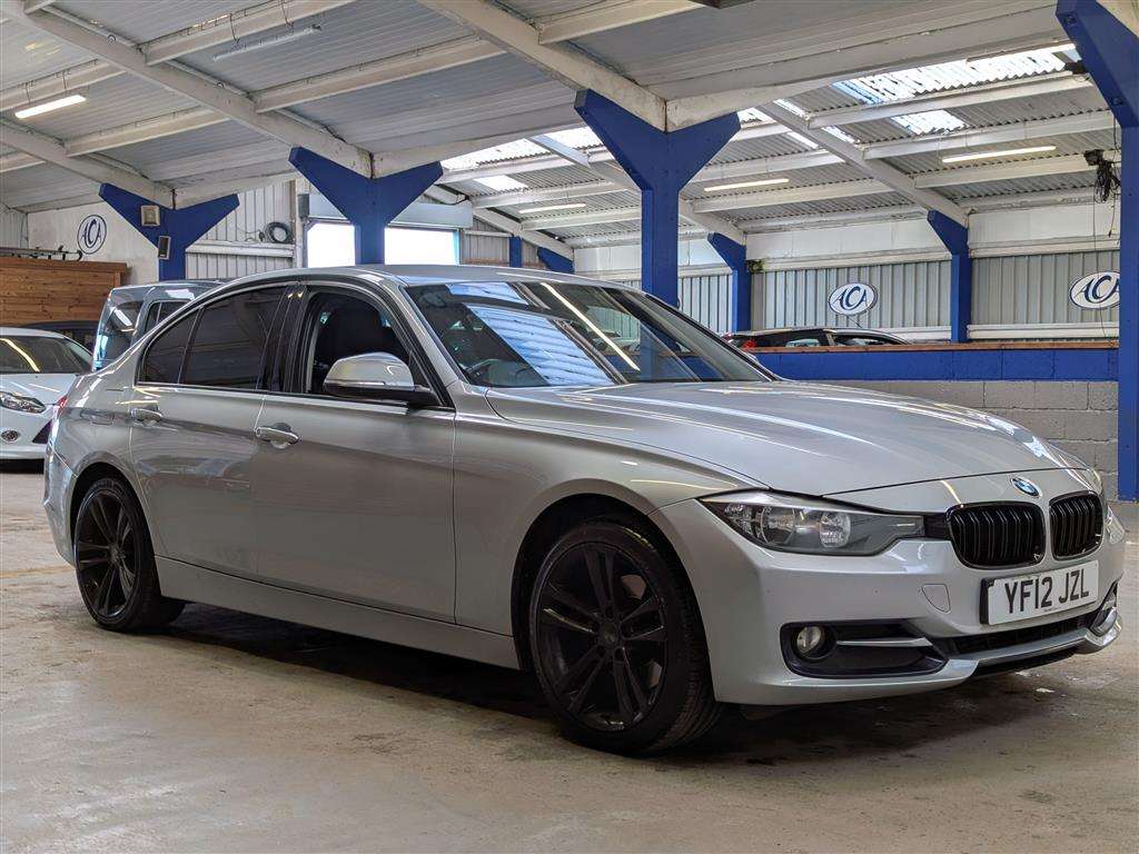 <p>2012 BMW 320D SPORT</p>
