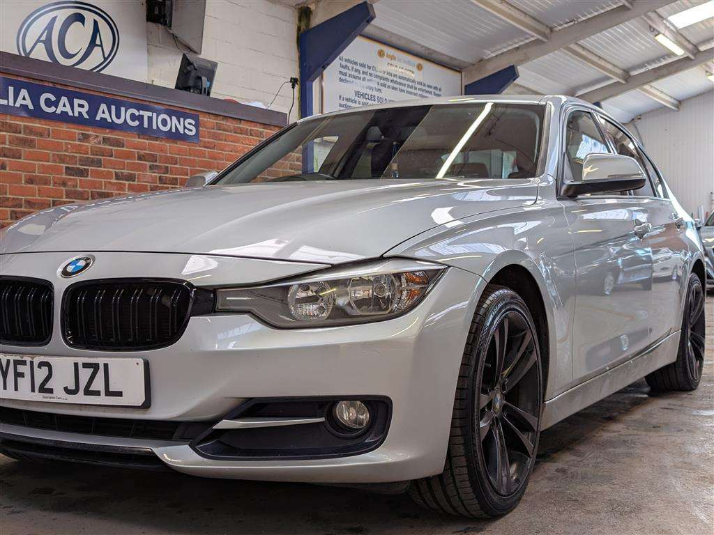 <p>2012 BMW 320D SPORT</p>