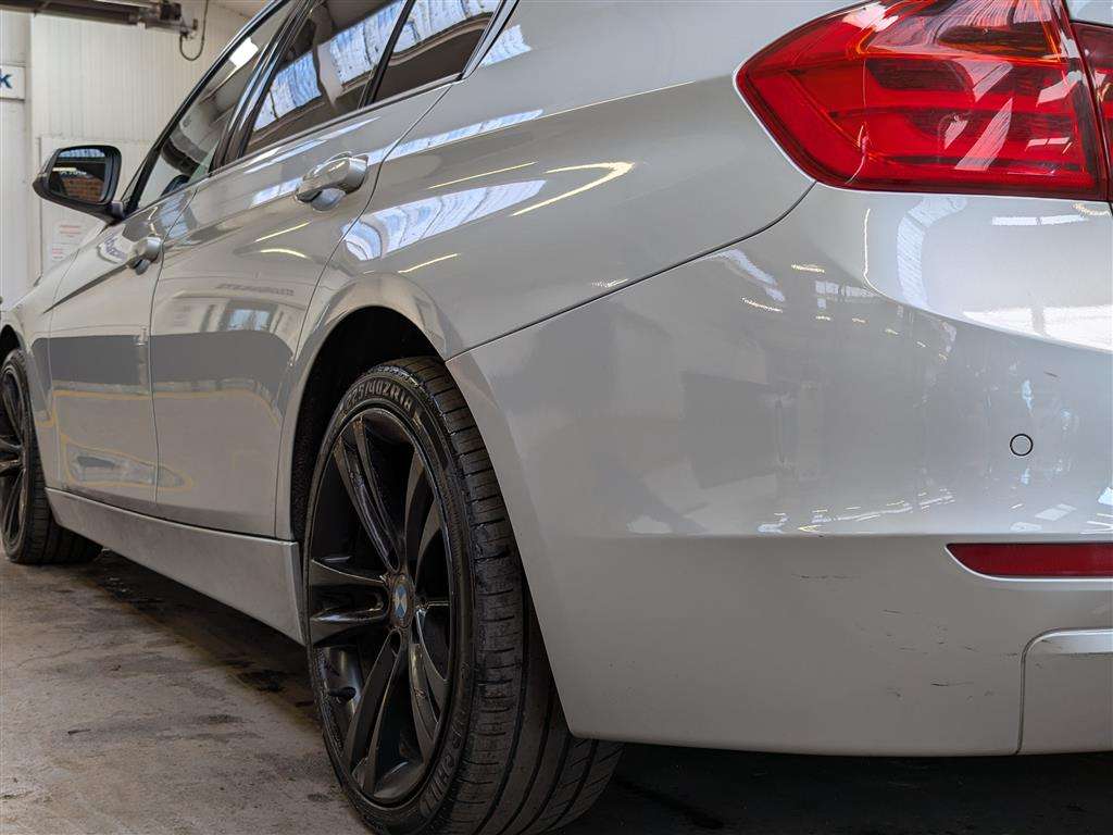 <p>2012 BMW 320D SPORT</p>