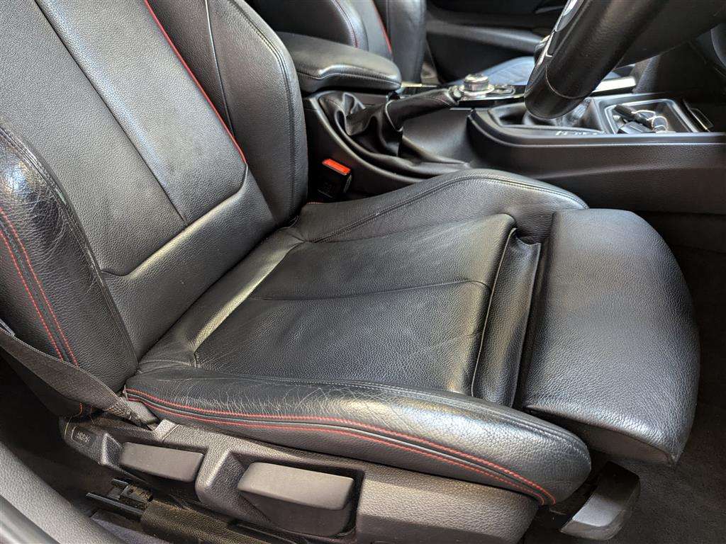 <p>2012 BMW 320D SPORT</p>