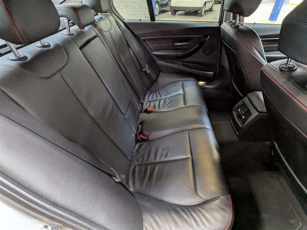 <p>2012 BMW 320D SPORT</p>