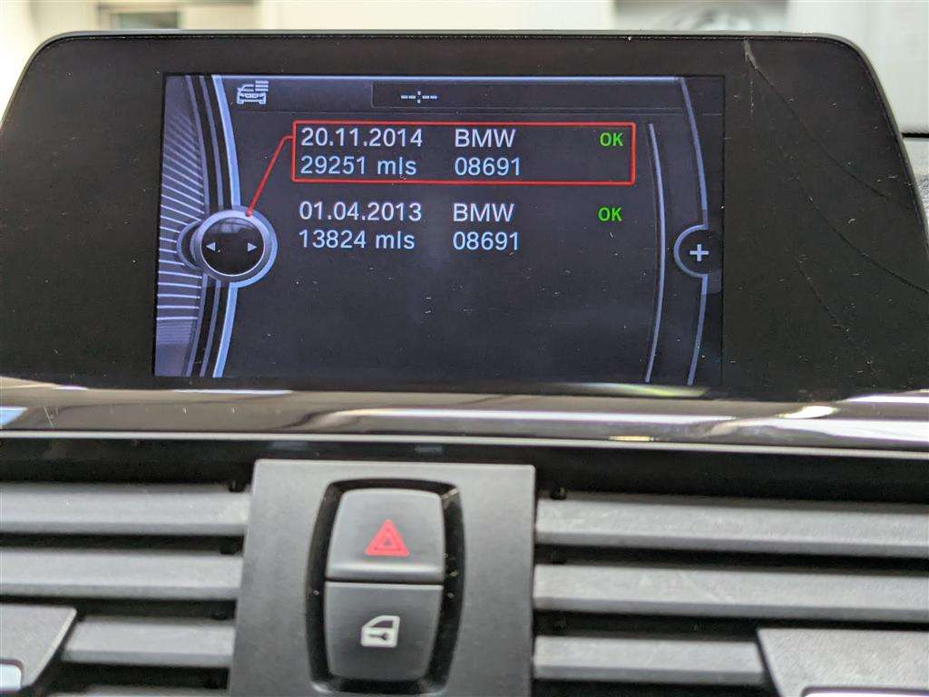 <p>2012 BMW 320D SPORT</p>