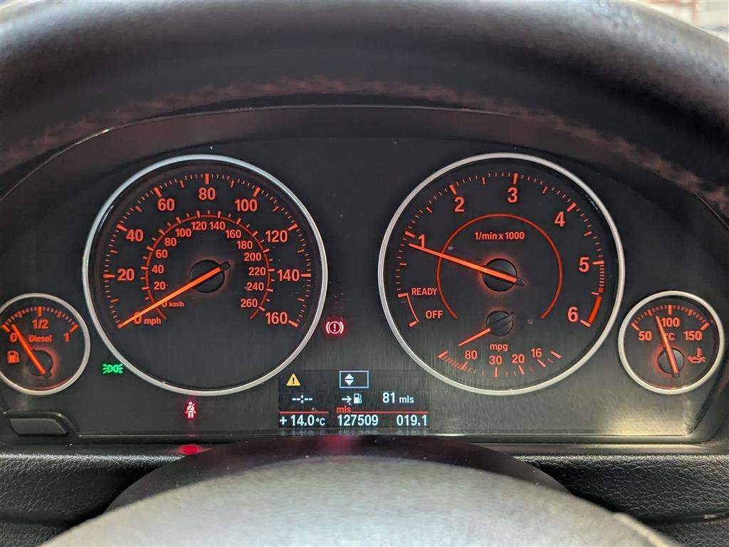 <p>2012 BMW 320D SPORT</p>