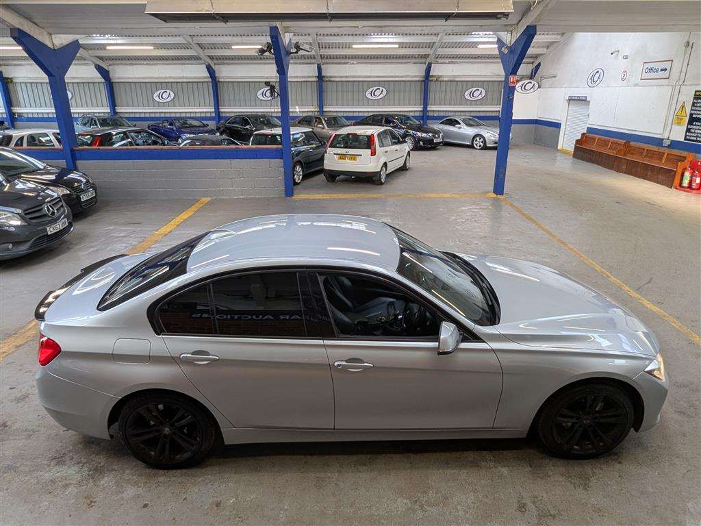 <p>2012 BMW 320D SPORT</p>