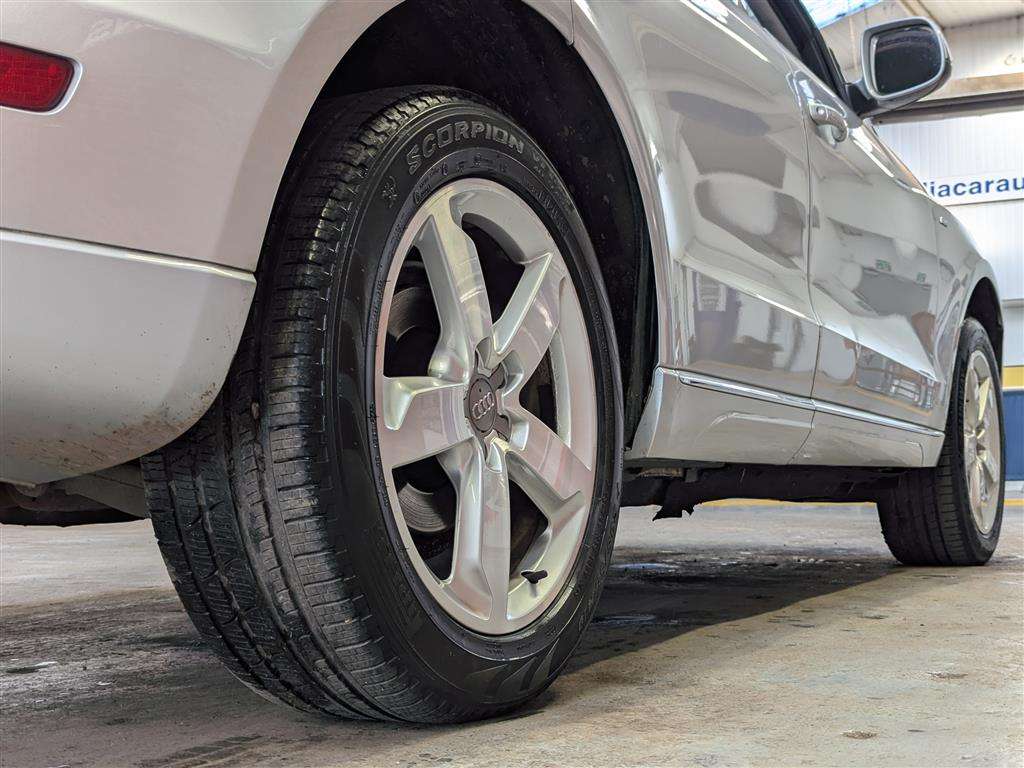 <p>2013 AUDI Q5 SE TDI QUATTRO AUTO</p>