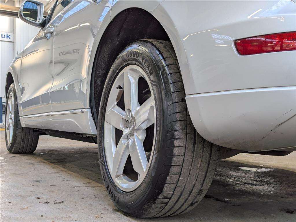 <p>2013 AUDI Q5 SE TDI QUATTRO AUTO</p>