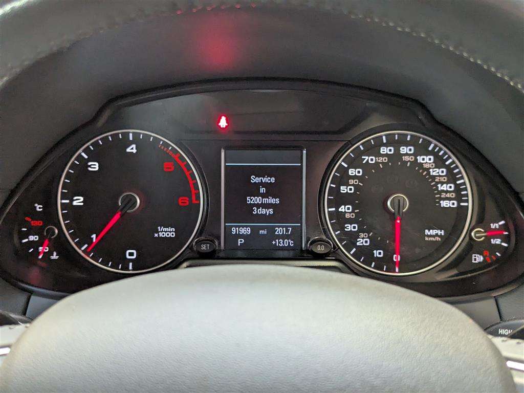 <p>2013 AUDI Q5 SE TDI QUATTRO AUTO</p>