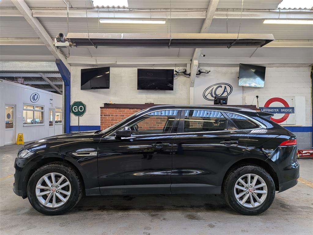 <p>2016 JAGUAR F-PACE PRESTIGE AWD D AUT</p>