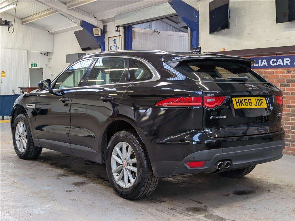 <p>2016 JAGUAR F-PACE PRESTIGE AWD D AUT</p>