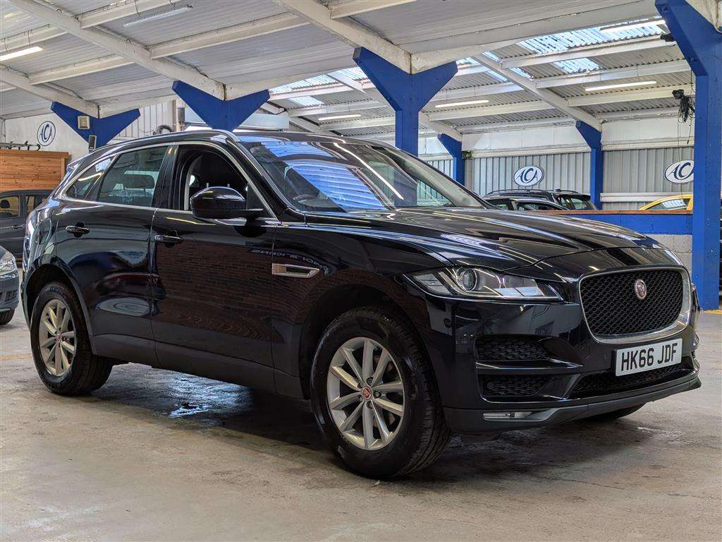 <p>2016 JAGUAR F-PACE PRESTIGE AWD D AUT</p>