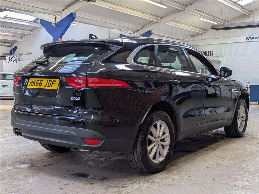 <p>2016 JAGUAR F-PACE PRESTIGE AWD D AUT</p>