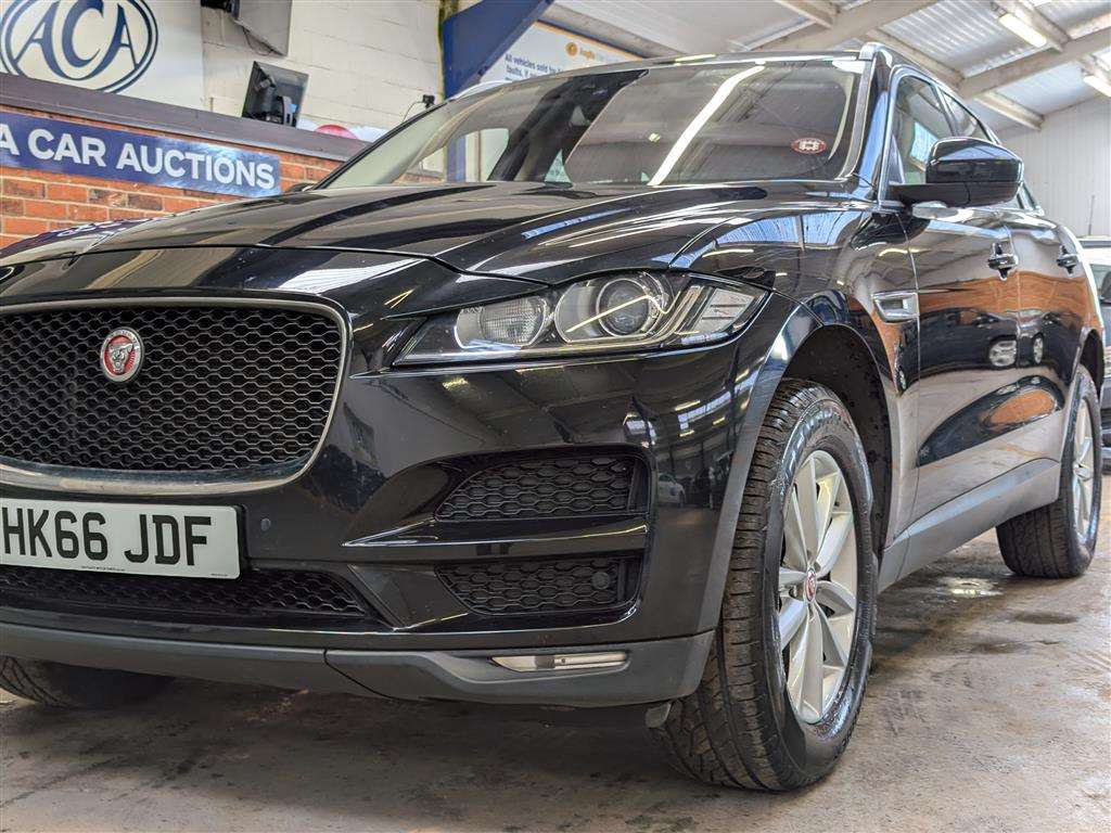 <p>2016 JAGUAR F-PACE PRESTIGE AWD D AUT</p>