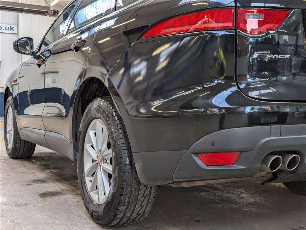 <p>2016 JAGUAR F-PACE PRESTIGE AWD D AUT</p>