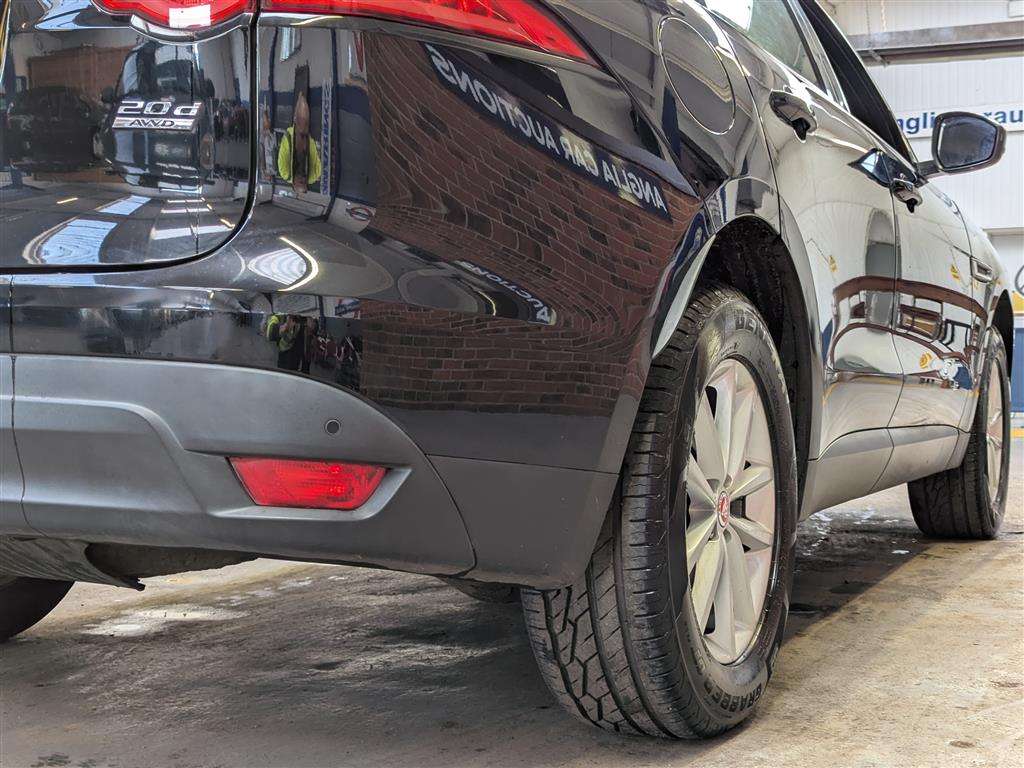 <p>2016 JAGUAR F-PACE PRESTIGE AWD D AUT</p>