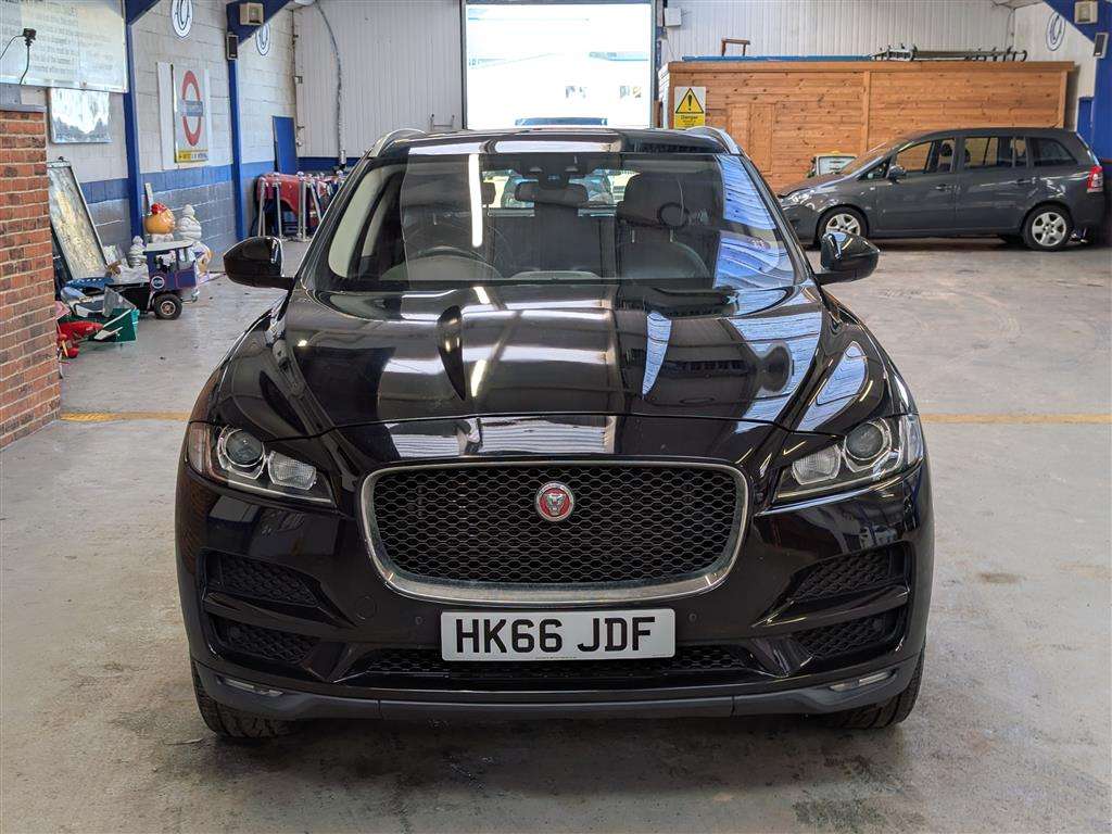 <p>2016 JAGUAR F-PACE PRESTIGE AWD D AUT</p>