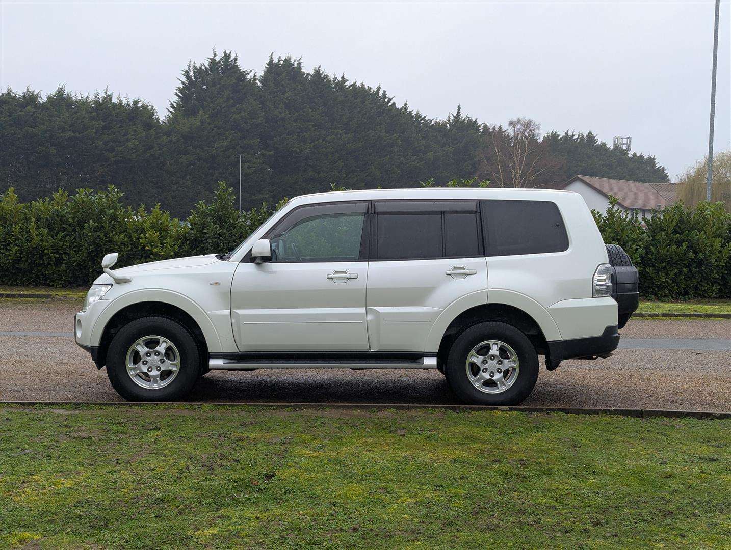 <p>2009 MITSUBISHI</p>