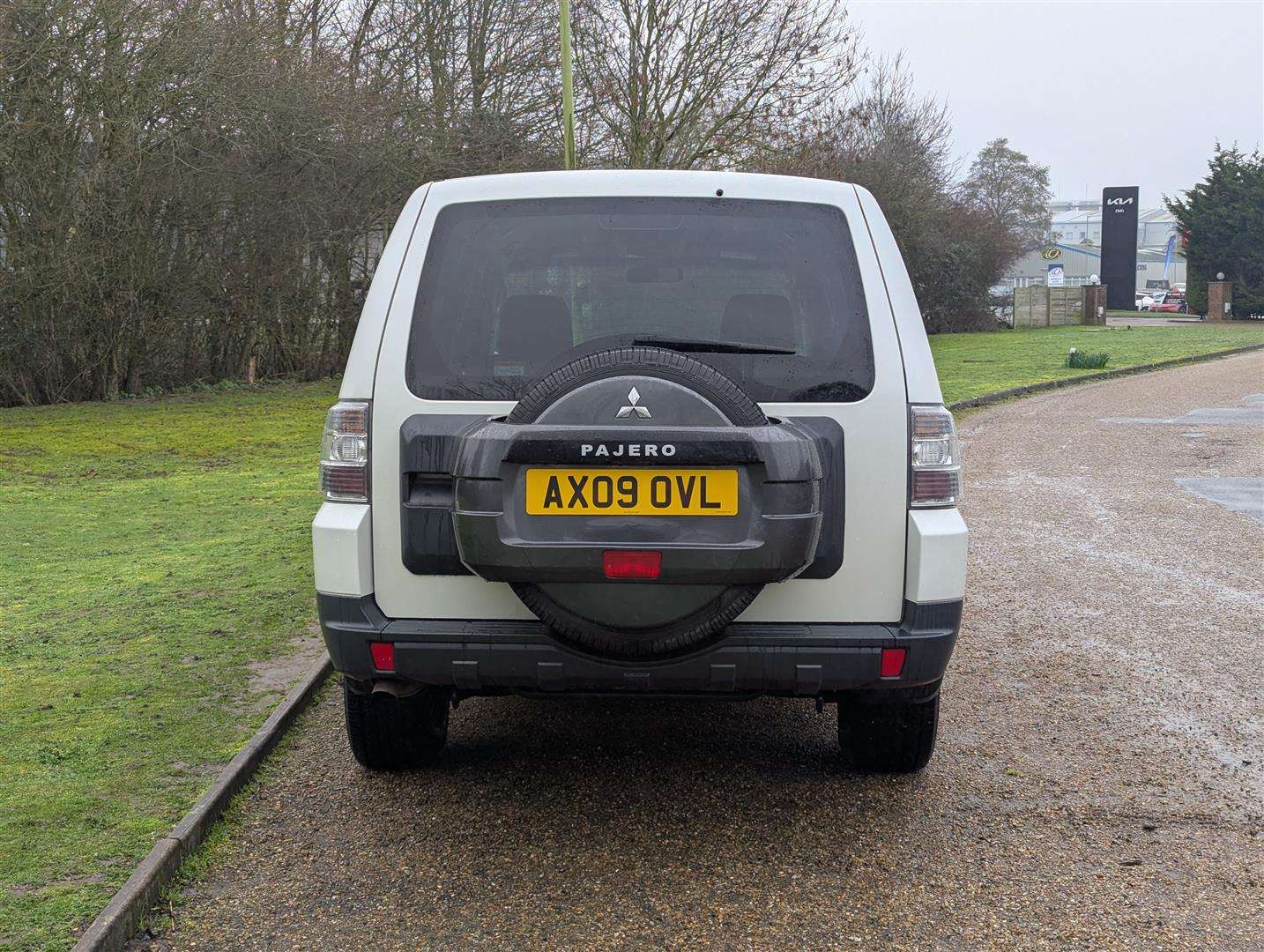 <p>2009 MITSUBISHI</p>