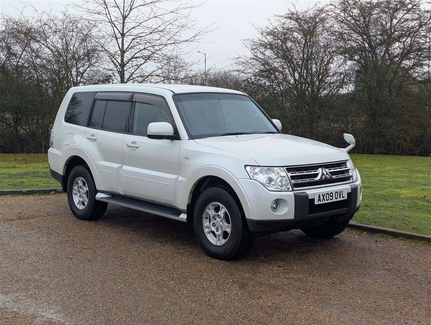 <p>2009 MITSUBISHI</p>