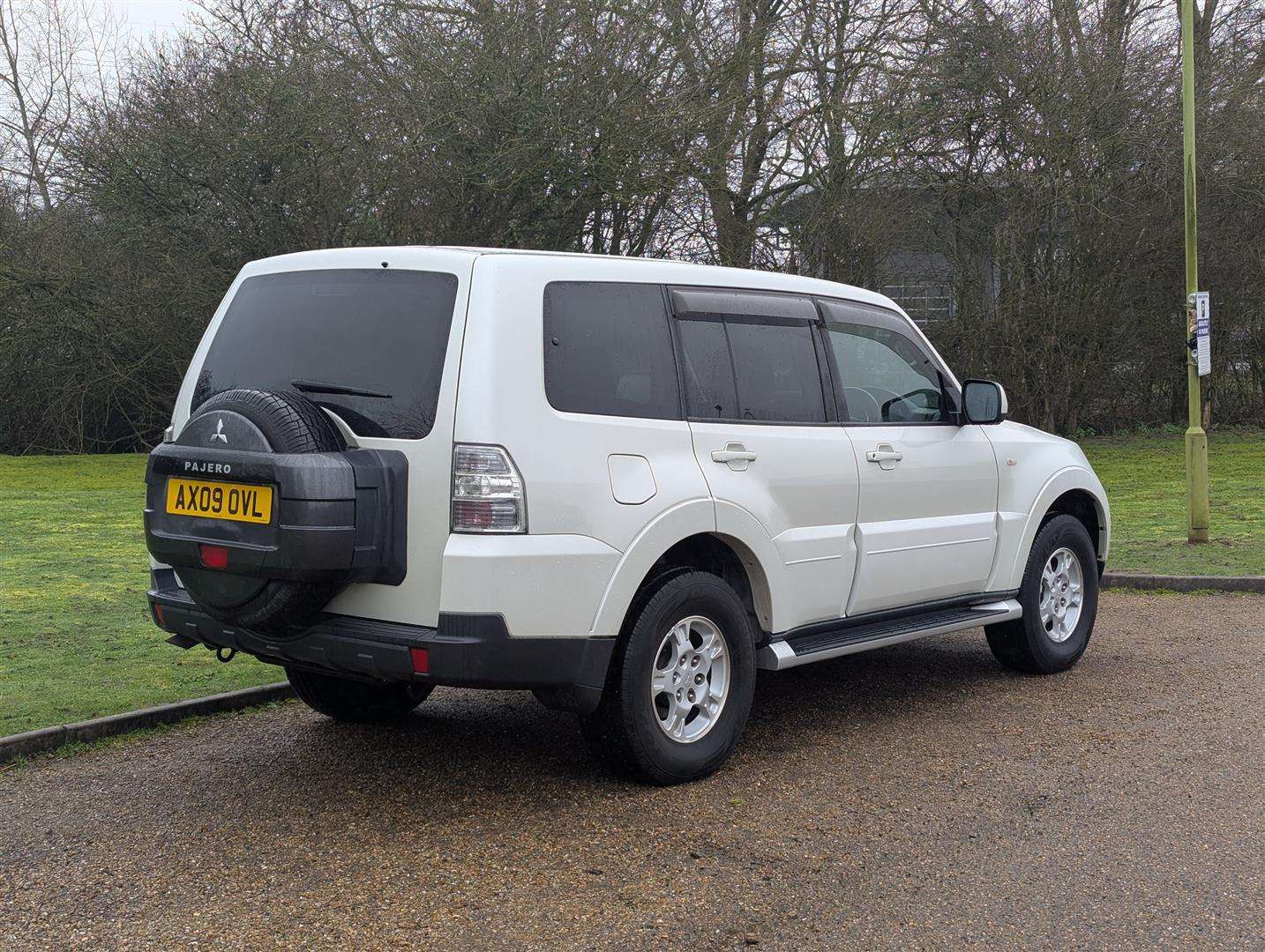 <p>2009 MITSUBISHI</p>