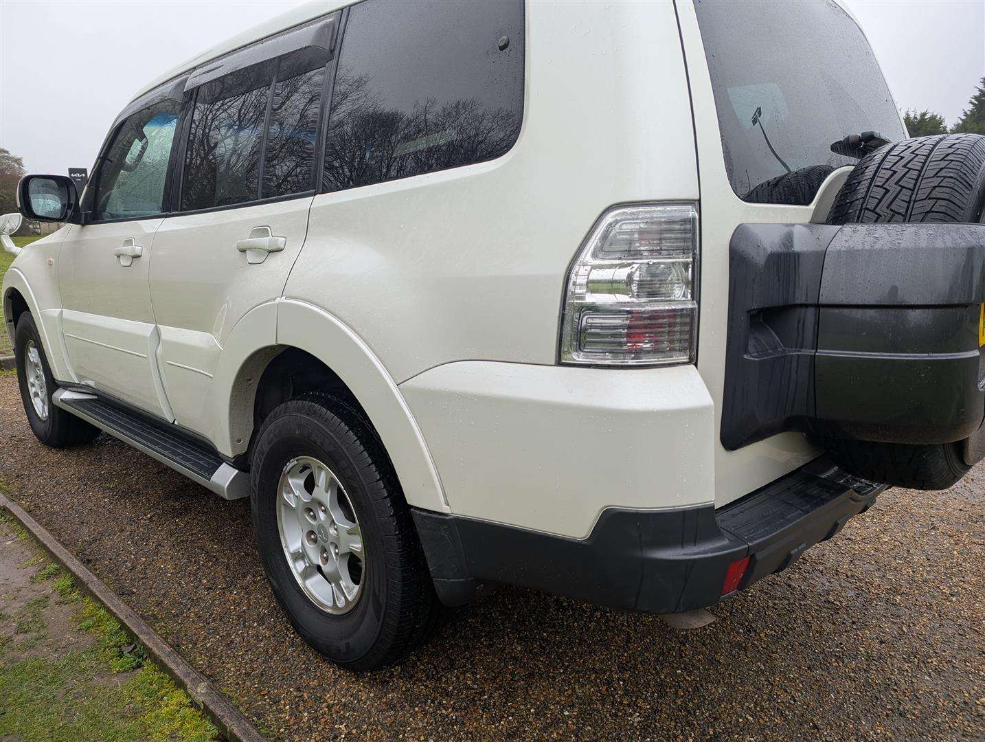 <p>2009 MITSUBISHI</p>