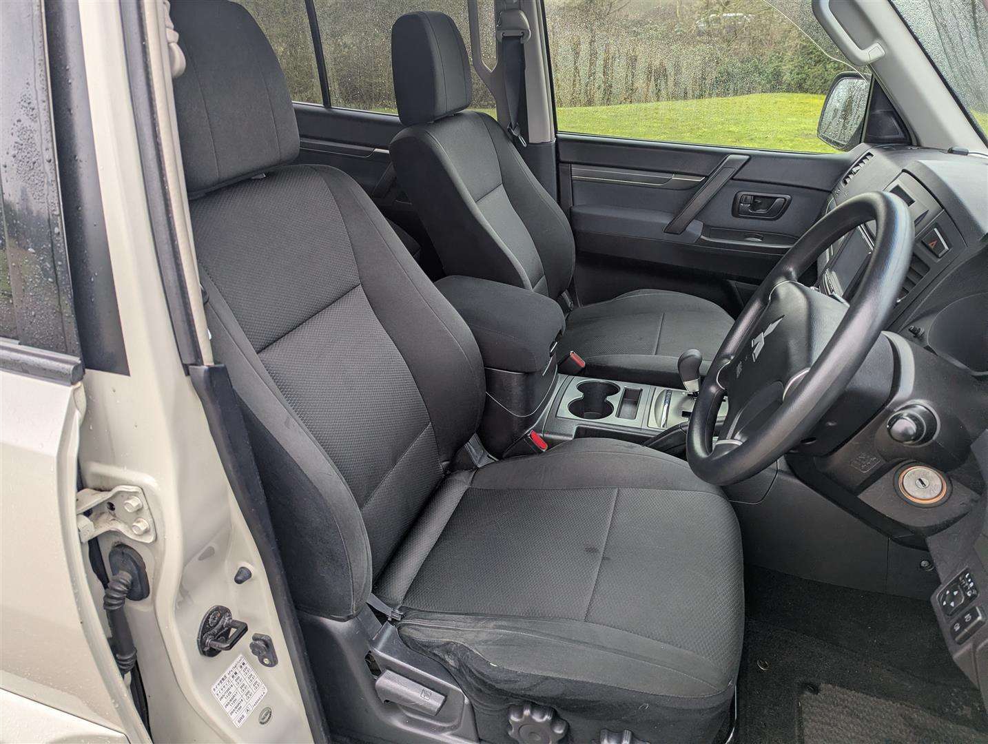 <p>2009 MITSUBISHI</p>