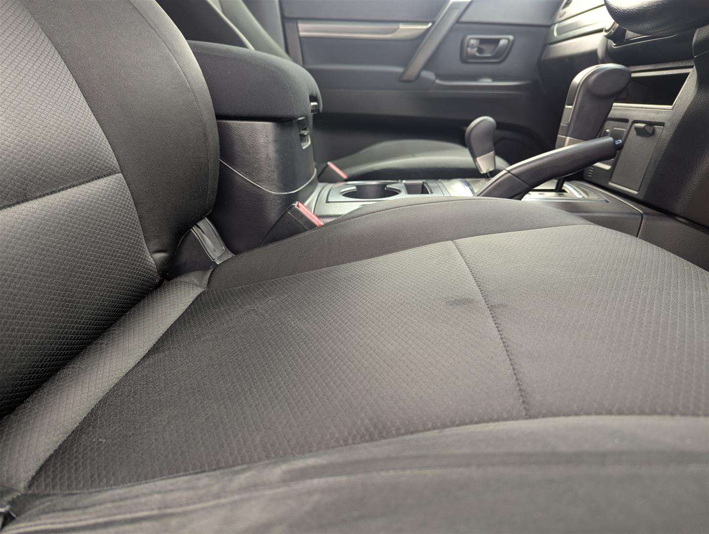 <p>2009 MITSUBISHI</p>