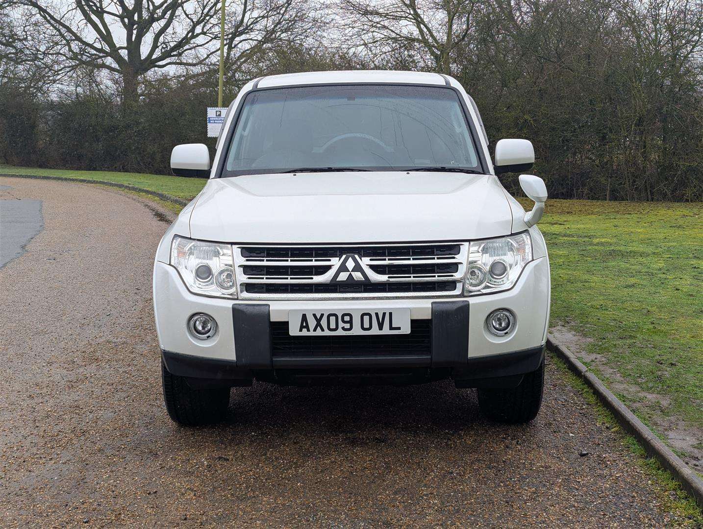 <p>2009 MITSUBISHI</p>