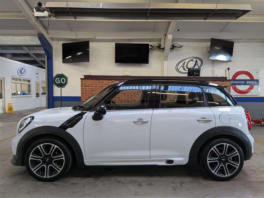 <p>2014 MINI COUNTRYMAN COOPER SD AUTO</p>