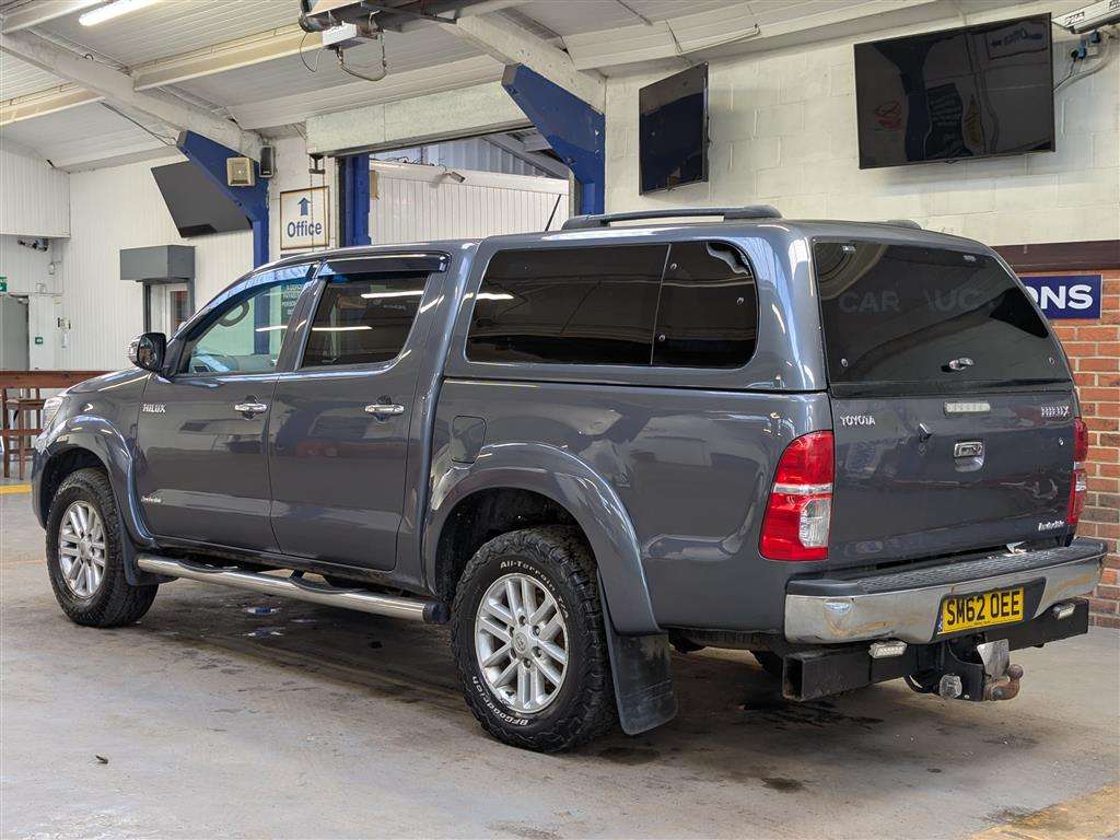 <p>2012 TOYOTA HILUX INVINCIBLE D-4D 4X4</p>