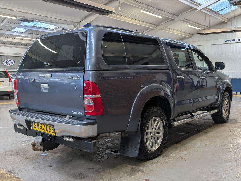 <p>2012 TOYOTA HILUX INVINCIBLE D-4D 4X4</p>