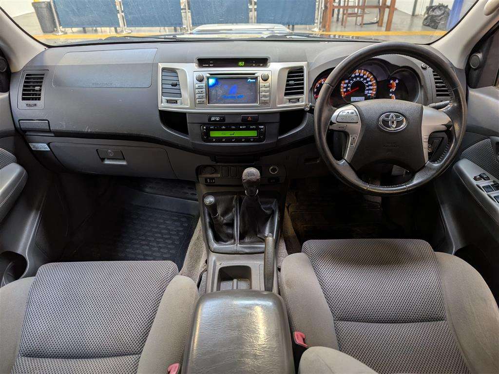 <p>2012 TOYOTA HILUX INVINCIBLE D-4D 4X4</p>
