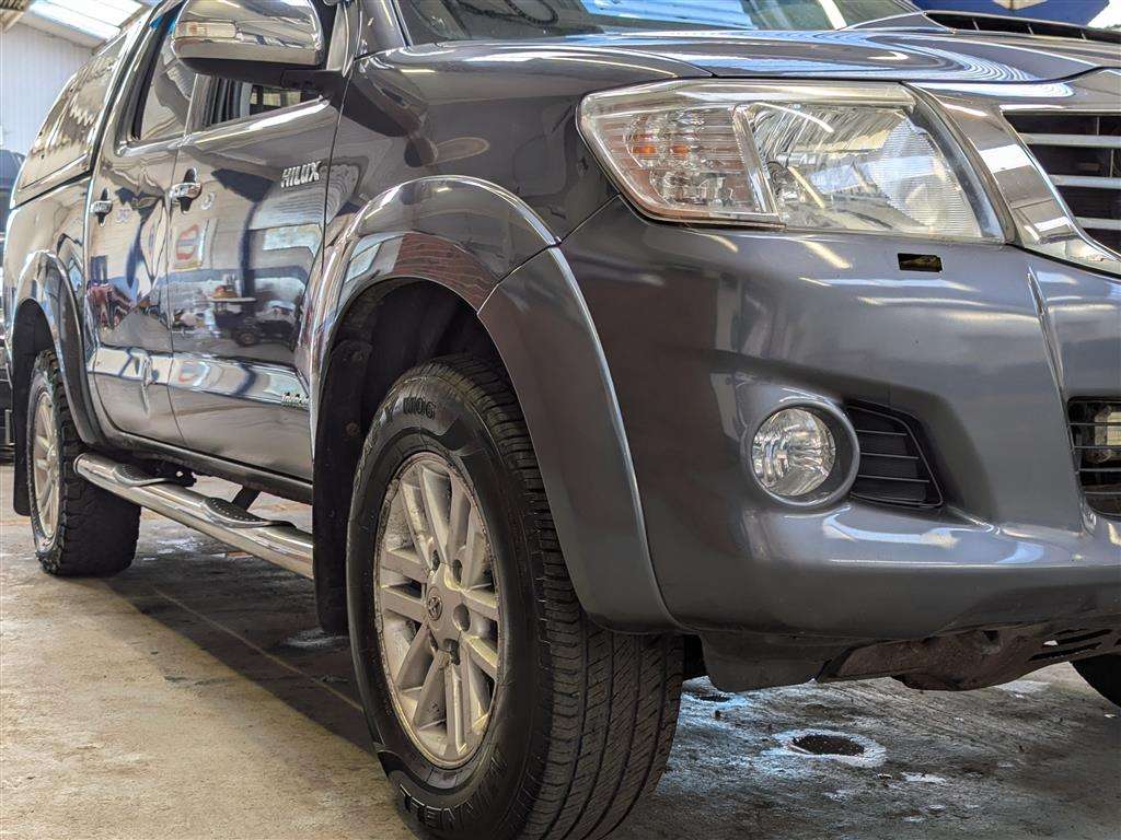 <p>2012 TOYOTA HILUX INVINCIBLE D-4D 4X4</p>