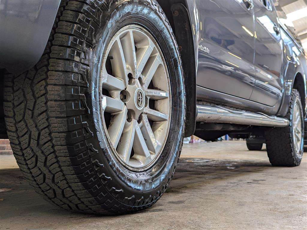 <p>2012 TOYOTA HILUX INVINCIBLE D-4D 4X4</p>