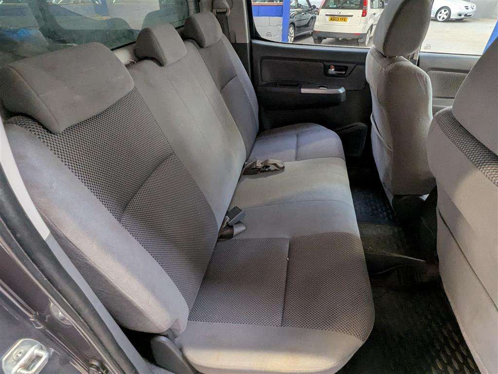 <p>2012 TOYOTA HILUX INVINCIBLE D-4D 4X4</p>