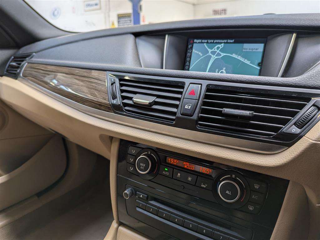 <p>2014 BMW X1 SDRIVE18D M SPORT AUTO</p>