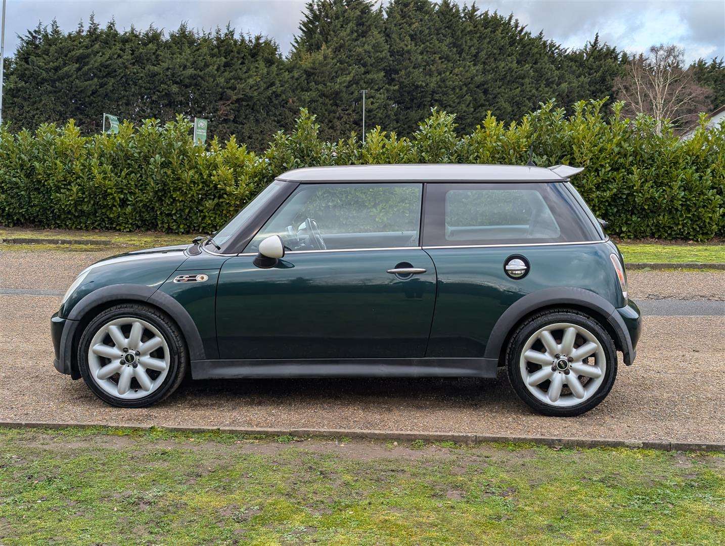 <p>2004 MINI MINI COOPER S</p>