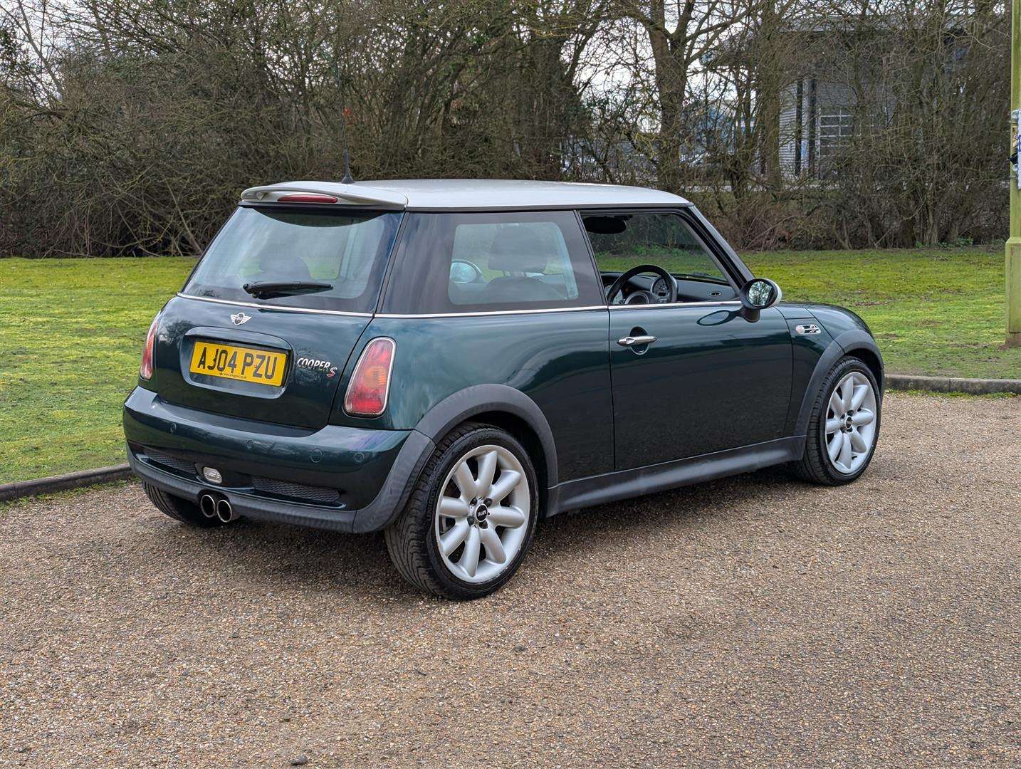 <p>2004 MINI MINI COOPER S</p>