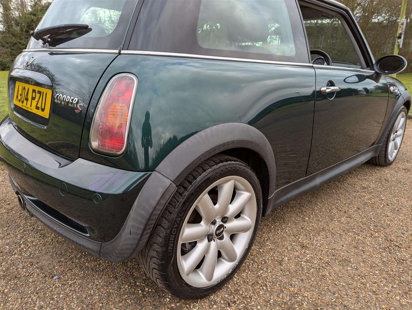 <p>2004 MINI MINI COOPER S</p>