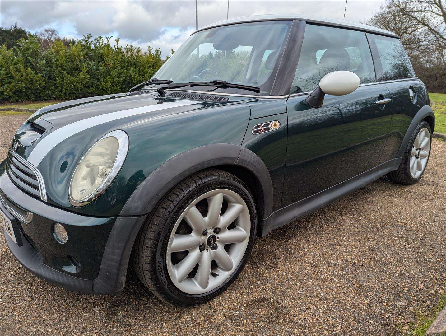 <p>2004 MINI MINI COOPER S</p>