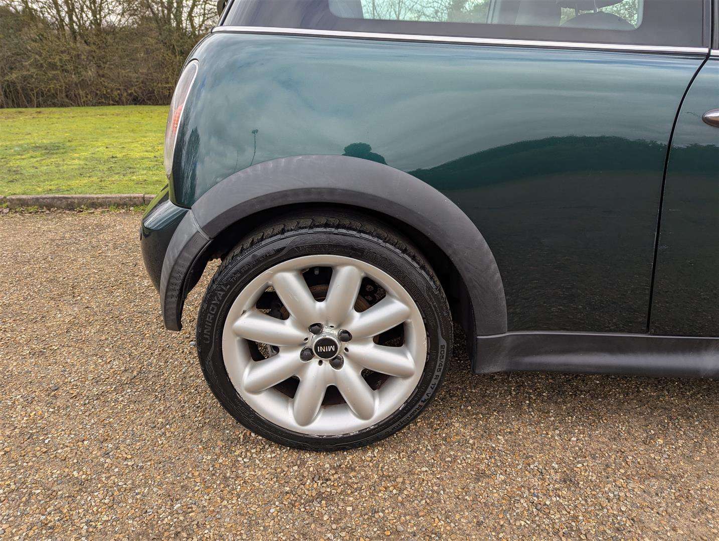 <p>2004 MINI MINI COOPER S</p>