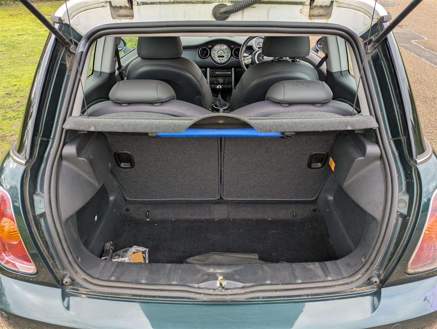 <p>2004 MINI MINI COOPER S</p>