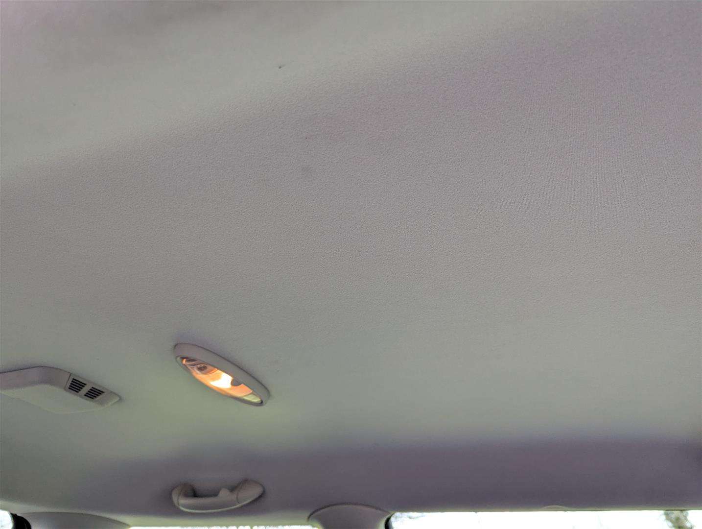 <p>2004 MINI MINI COOPER S</p>