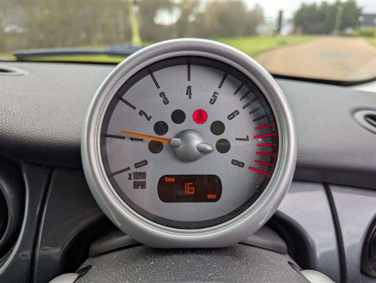 <p>2004 MINI MINI COOPER S</p>