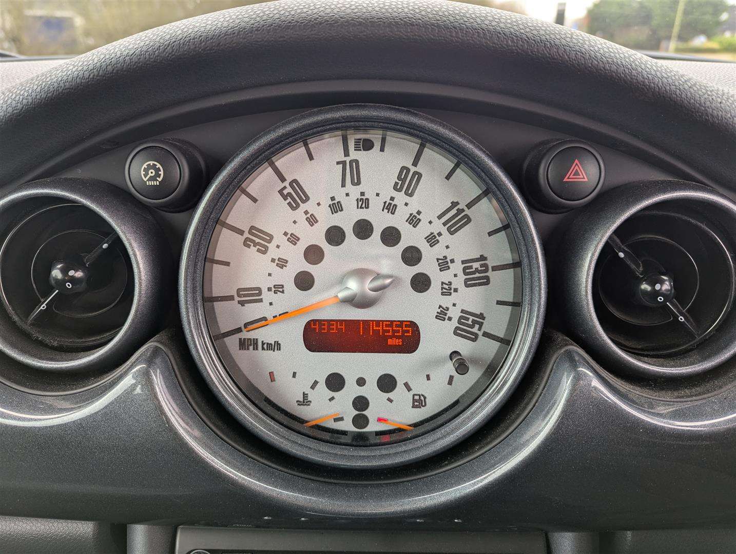 <p>2004 MINI MINI COOPER S</p>