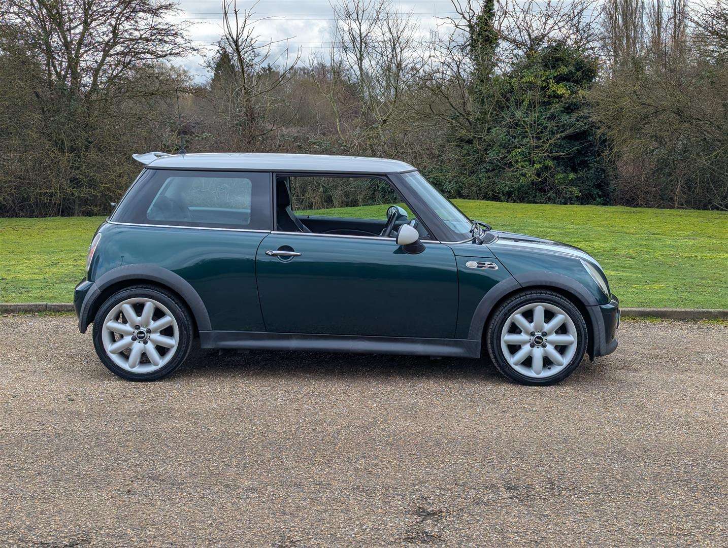 <p>2004 MINI MINI COOPER S</p>