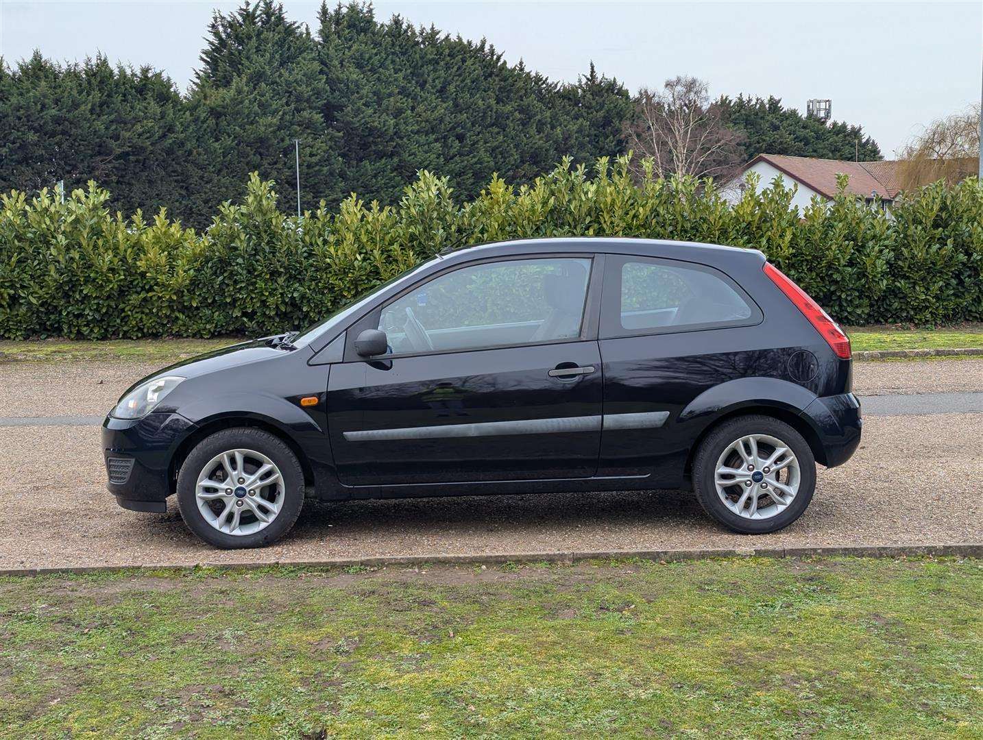 <p>2006 FORD FIESTA STYLE</p>