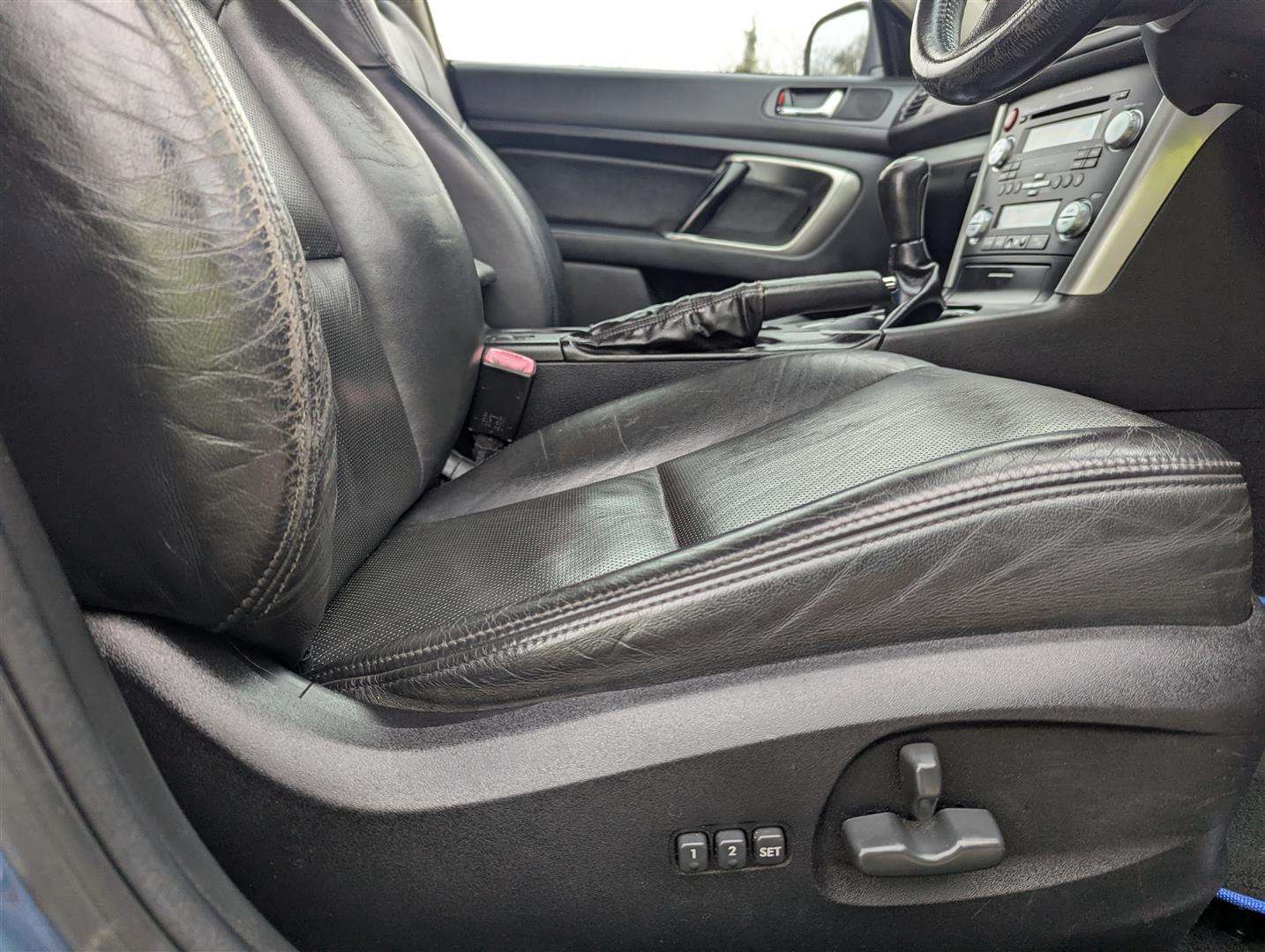 <p>2006 SUBARU LEGACY RE</p>