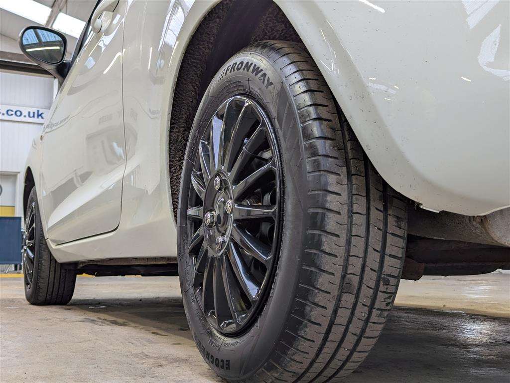 <p>2014 FORD KA EDGE</p>